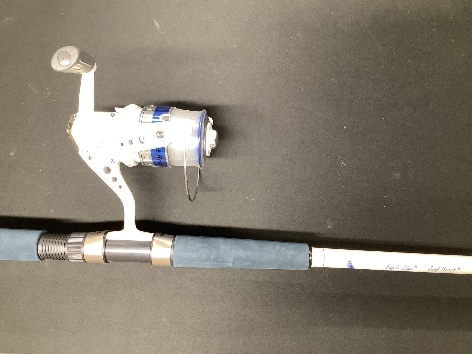 EAGLE CLAW SURF BEAST FISHING ROD/REEL COMBO