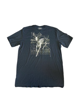 UNDER ARMOUR U-NECK T-SHIRT DEER DECAL