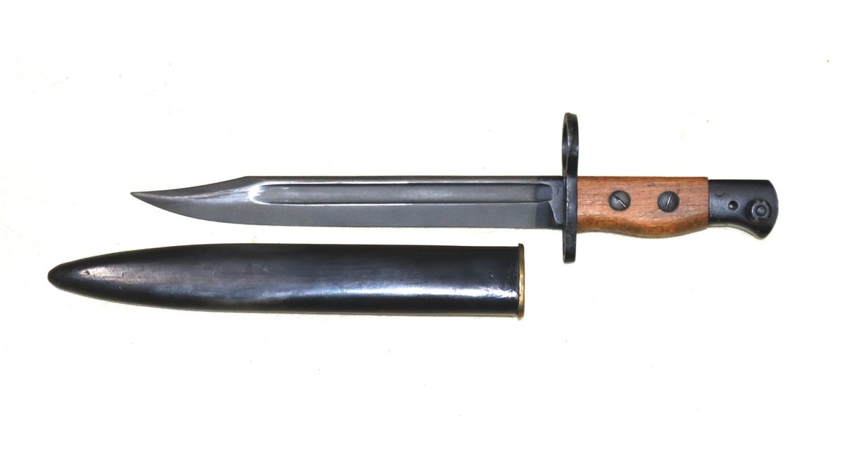 BRITISH NO.5 JUNGLE CARBINE BAYONET AND SCABBARD