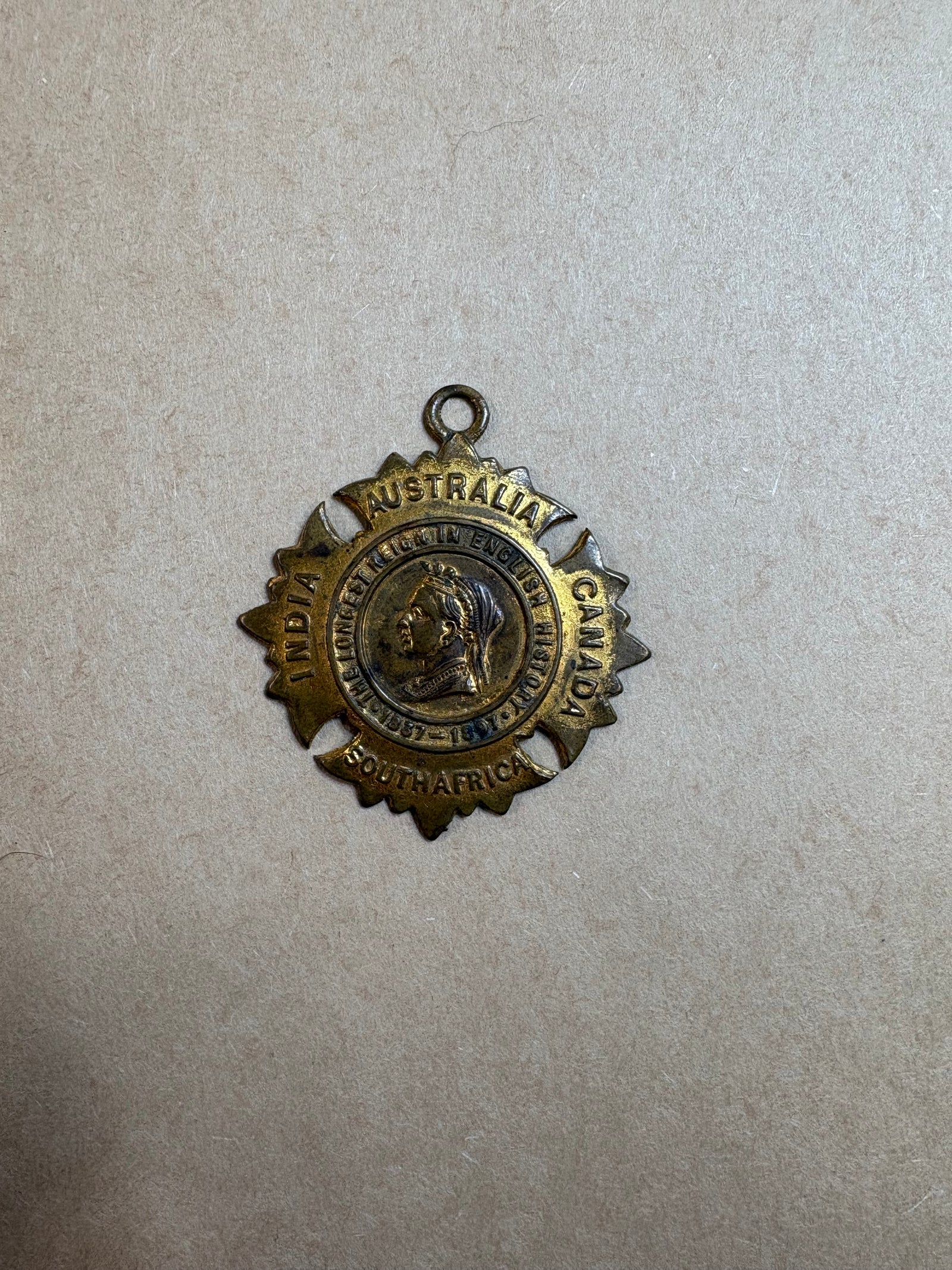Victorias Diamond Jubilee Souvenir Medallion